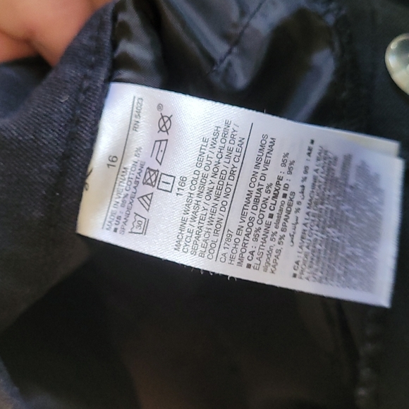 2 for 1 Old Navy Ponte pixie capris - Picture 4 of 4